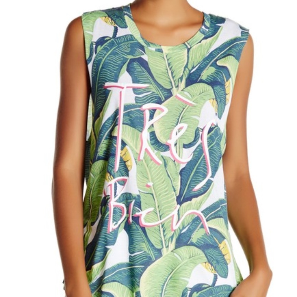 NWT CHRLDR Tres Bien Banana Leaf Top